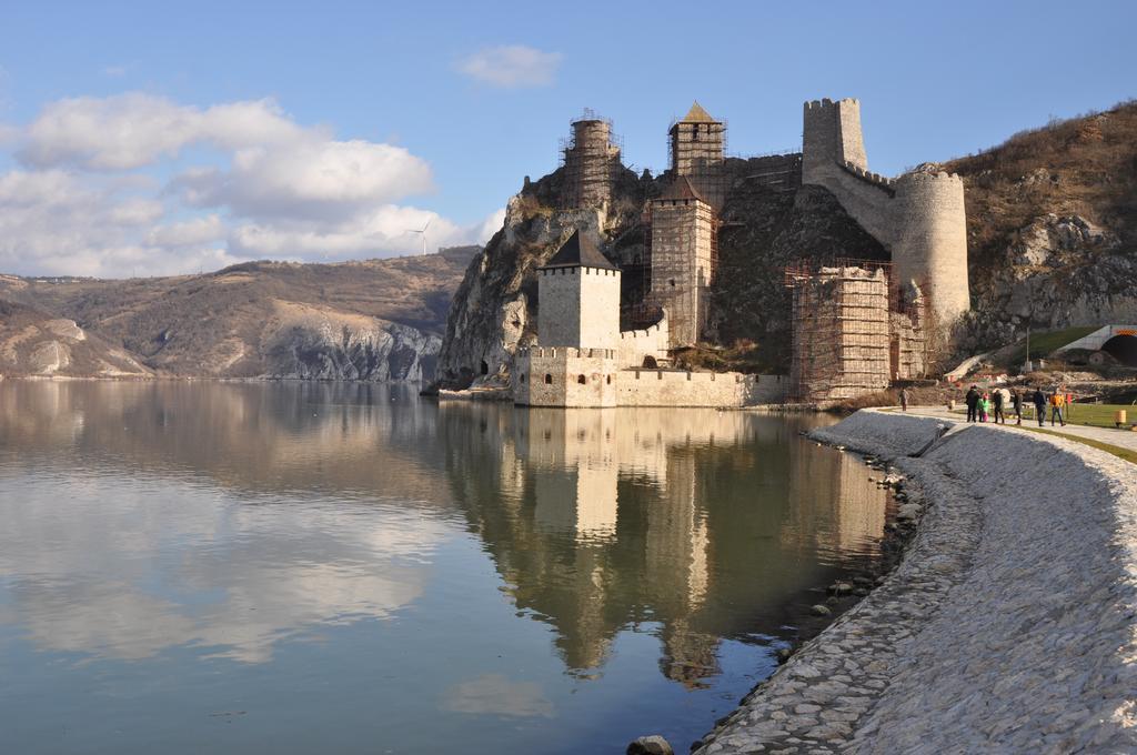 Apartman Bogojevic Golubac Bagian luar foto